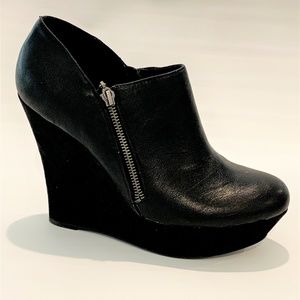 Guess Blk Platform Ankle Boots